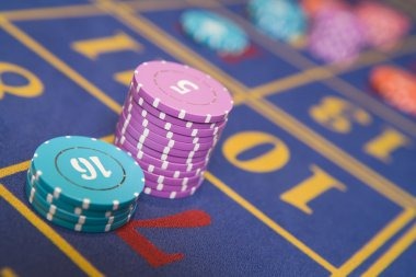 Antarmuka permainan Texas Hold'em Bonus di mentalslot